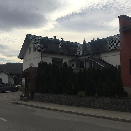 Gostilna In Prenocisca Gedzo Hotel Novo Mesto Luaran gambar