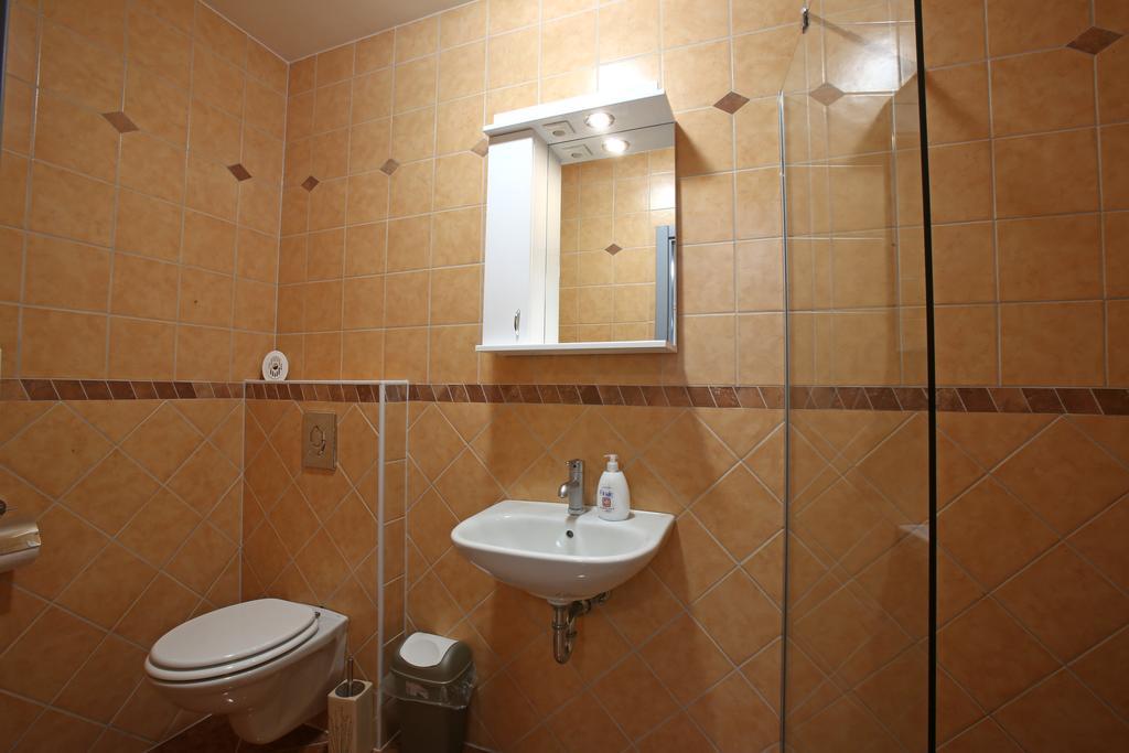 Gostilna In Prenocisca Gedzo Hotel Novo Mesto Luaran gambar