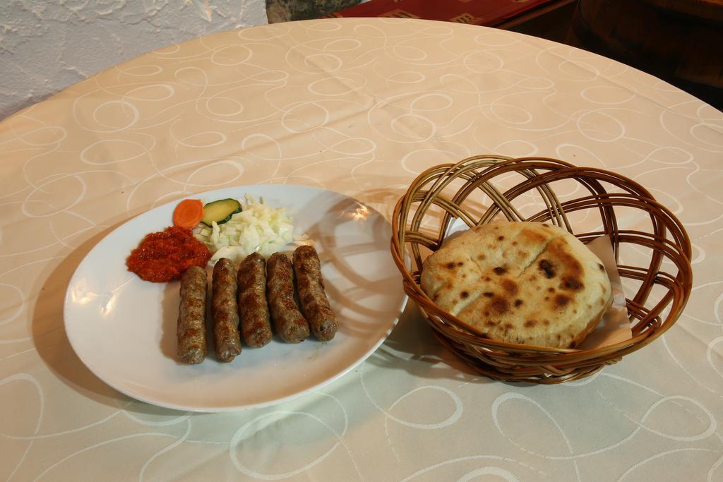 Gostilna In Prenocisca Gedzo Hotel Novo Mesto Luaran gambar