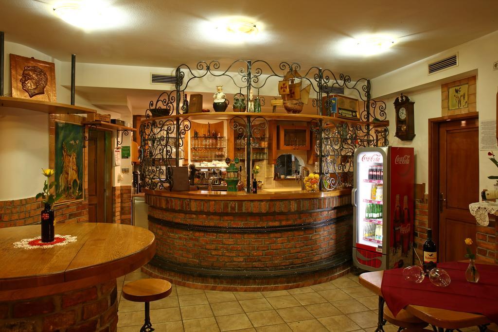 Gostilna In Prenocisca Gedzo Hotel Novo Mesto Luaran gambar