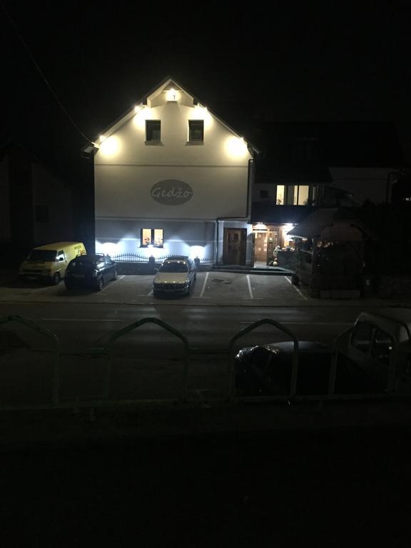Gostilna In Prenocisca Gedzo Hotel Novo Mesto Luaran gambar