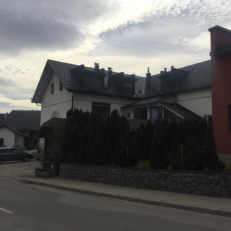 Gostilna In Prenocisca Gedzo Hotel Novo Mesto Luaran gambar